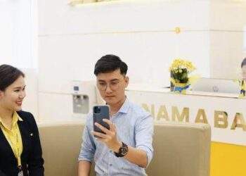 Ngân hàng giao dịch xuyên lễ, tế