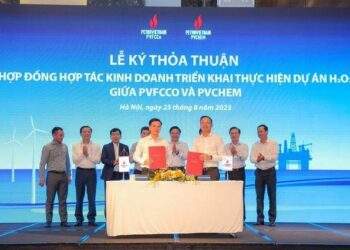 PVFCCo và PVChem ký kết hợp đồng hợp tác kinh doanh dự án Nhà máy sản xuất nước Oxy già