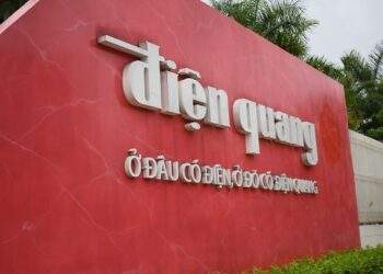 Sau soát xét, Điện Quang rơi mất gần 56% lãi sau thuế
