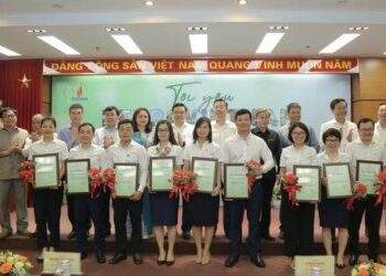 Trao giải cuộc thi online "Tôi yêu Petrovietnam"