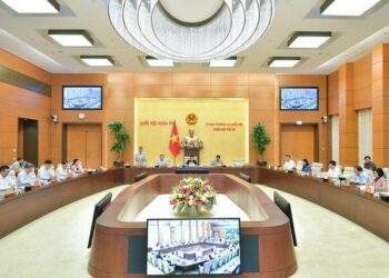 Ủy ban Thường vụ Quốc hội cho ý kiến về dự án Luật Đất đai (sửa đổi)