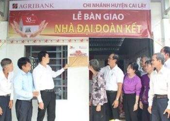 Agribank bàn giao 16 nhà Đại đoàn kết tại huyện Cai Lậy, tỉnh Tiền Giang