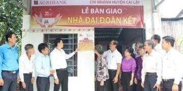 Agribank bàn giao 16 nhà Đại đoàn kết tại huyện Cai Lậy, tỉnh Tiền Giang