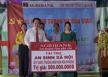 Agribank tỉnh Đắk Lắk bàn giao phòng học trị giá 500 triệu đồng tại xã Ea Kiết