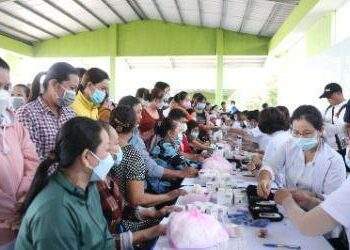 Khám bệnh, tư vấn sức khỏe, phát thuốc miễn phí cho 2.500 thanh niên công nhân