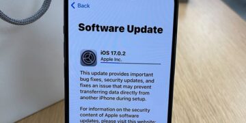 Người dùng iPhone 15 cài đặt ngay iOS 17.0.2 để tránh lỗi chuyển dữ liệu