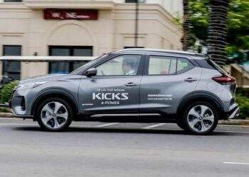 Nissan Kicks d&ugrave;ng động cơ xăng, l&aacute;i như xe điện