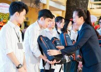 Sacombank dành gần 11 tỷ đồng cho học bổng "Ươm mầm những ước mơ" 2023
