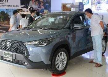 Sắp phân phối Yaris Cross, Toyota âm thầm tăng giá Corolla Cross