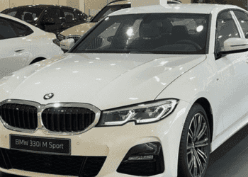 Thực hư BMW 3-series tiếp tục giảm giá gần 1 tỉ đồng để 'xả hàng'?