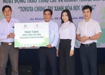 Toyota Việt Nam tiếp tục hành trình xanh hóa học đường