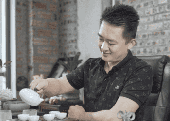 Anh Biết Tuốt Designer - Kênh TikTok được giới trẻ yêu mến là ai?