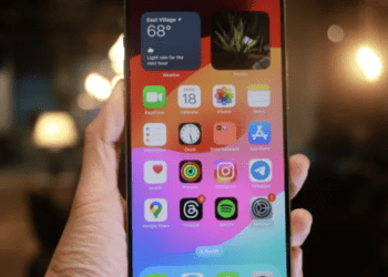 Apple tung bản cập nhật iOS 17.0.3 vá lỗi nóng máy trên iPhone 15