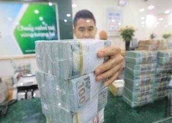 Chốt tuần lên 24.700 đồng
