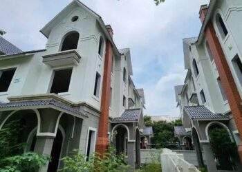 Giá biệt thự, liền kề ven Hà Nội chỉ tăng ở miệng 'cò'