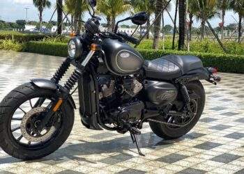 Hyosung GV300S về Việt Nam, giá 118 triệu đồng