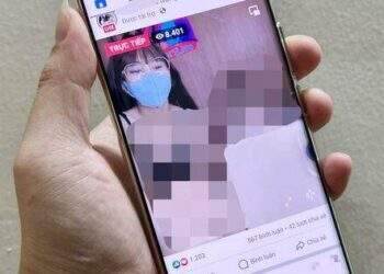 Livestream 'cảnh nóng' tràn lan trên Facebook