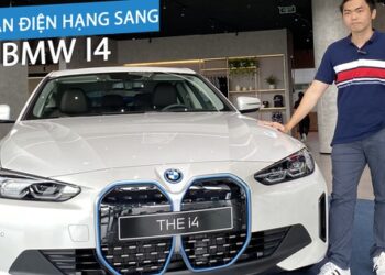 'Sờ' tận tay BMW i4, sedan thuần điện giá 3,759 tỉ đồng tại Việt Nam