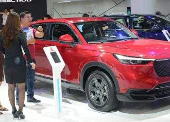 Thị trường ô tô Việt Nam sụt giảm mạnh nhất khu vực Đông Nam Á