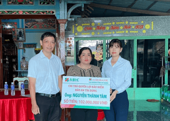 Bảo hiểm Agribank Kiên Giang chi trả hơn 350 triệu đồng cho gia đình các khách hàng tại An Giang