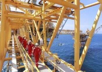 Giá dầu giảm mạnh, doanh thu tháng 10 của Petrovietnam vẫn lập đỉnh, cao nhất từ đầu năm