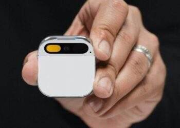 Humane giới thiệu AI Pin có thể khiến smartphone trở nên lỗi thời