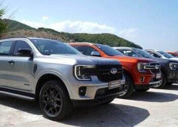 Kịch bản cũ, Ford Everest vẫn 'một mình một chợ'