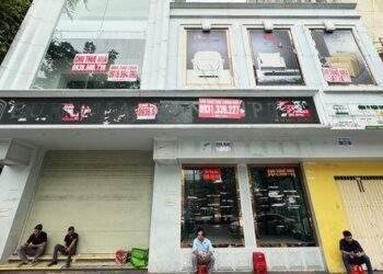 Mặt bằng bán lẻ để trống, giá vẫn trên trời