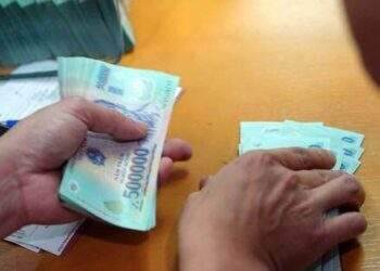 Một cá nhân bị phạt gần nửa tỉ đồng do không báo cáo giao dịch cổ phiếu