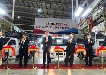 Ra mắt xe tải nhẹ máy xăng TQ Wuling N300P tiêu chuẩn Euro 5