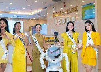 Thí sinh Hoa hậu Hoàn vũ Việt Nam 2023 trải nghiệm tiện ích vượt trội tại một ngân hàng