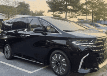 Toyota Alphard 2024 giá 4,37 tỉ đồng tại Việt Nam