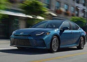 Toyota Camry 2025 'lột xác', chỉ dùng động cơ hybrid