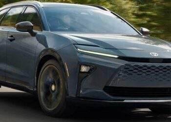 Toyota Crown Signia 2024, đối thủ mới của Hyundai Santa Fe