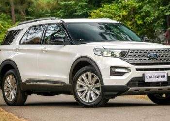 Triệu hồi gần 1.000 xe Ford Explorer tại Việt Nam do lỗi phần mềm camera lùi