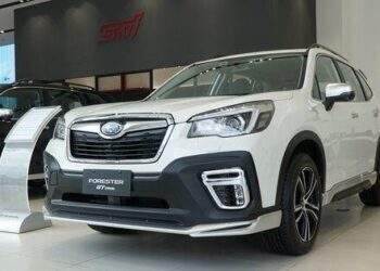 3 mẫu ô tô phổ thông giảm giá trên 100 triệu tháng cuối năm