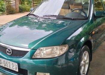 70 triệu cho Mazda 323, đối thủ một thời của Toyota Corolla Altis