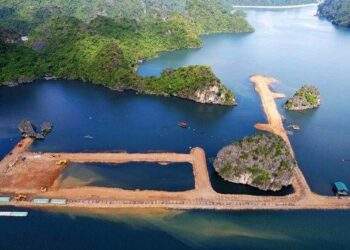 Ba bộ vào cuộc làm rõ dự án 'quây núi' lấp vùng đệm vịnh Hạ Long xây biệt thự