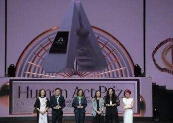 Human Act Prize 2023 vinh danh dự án thiện nguyện "Thuốc đúng cho em" của GeneStory