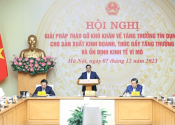 Thủ tướng: Các doanh nghiệp bất động sản phải cơ cấu lại phân khúc, giảm giá bán