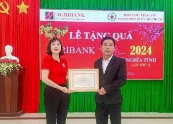 Agribank Đắk Lắk được vinh danh đơn vị chung sức xây dựng cộng đồng nhân ái