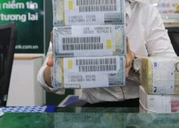 'Đô' tự do tiếp tục giảm sâu