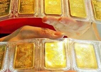 Giá vàng dao động mạnh