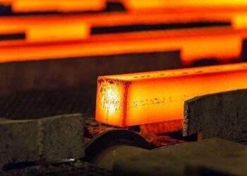 Một doanh nghiệp thép báo lãi quý 4 giảm gần một nửa
