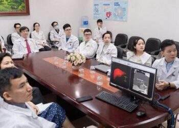 Trắng đêm ghép gan cấp cứu, đưa người bệnh thoát lưỡi hái tử thần