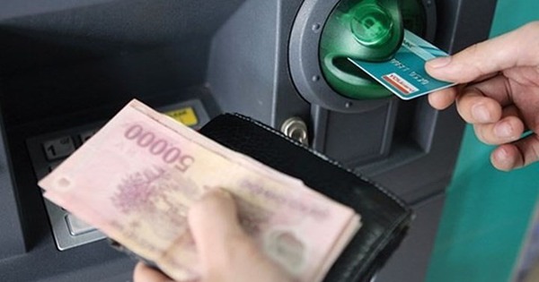 Tỷ lệ rút tiền mặt ATM thấp kỷ lục