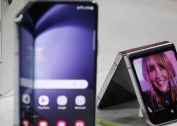 Ba công ty dừng nghiên cứu smartphone màn hình gập