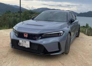 Honda Civic 2023 số sàn đã qua sử dụng rao giá cao hơn xe mới
