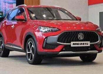 Nghịch lý MG HS giá rẻ hơn 'đàn em' MG RX-5 tại Việt Nam