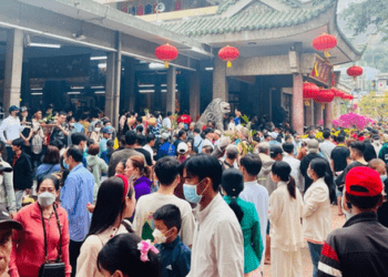 Thiên thời địa lợi nhân hòa cho bà con hành hương đến TP.Châu Đốc đảnh lễ Miếu Bà Chúa Xứ